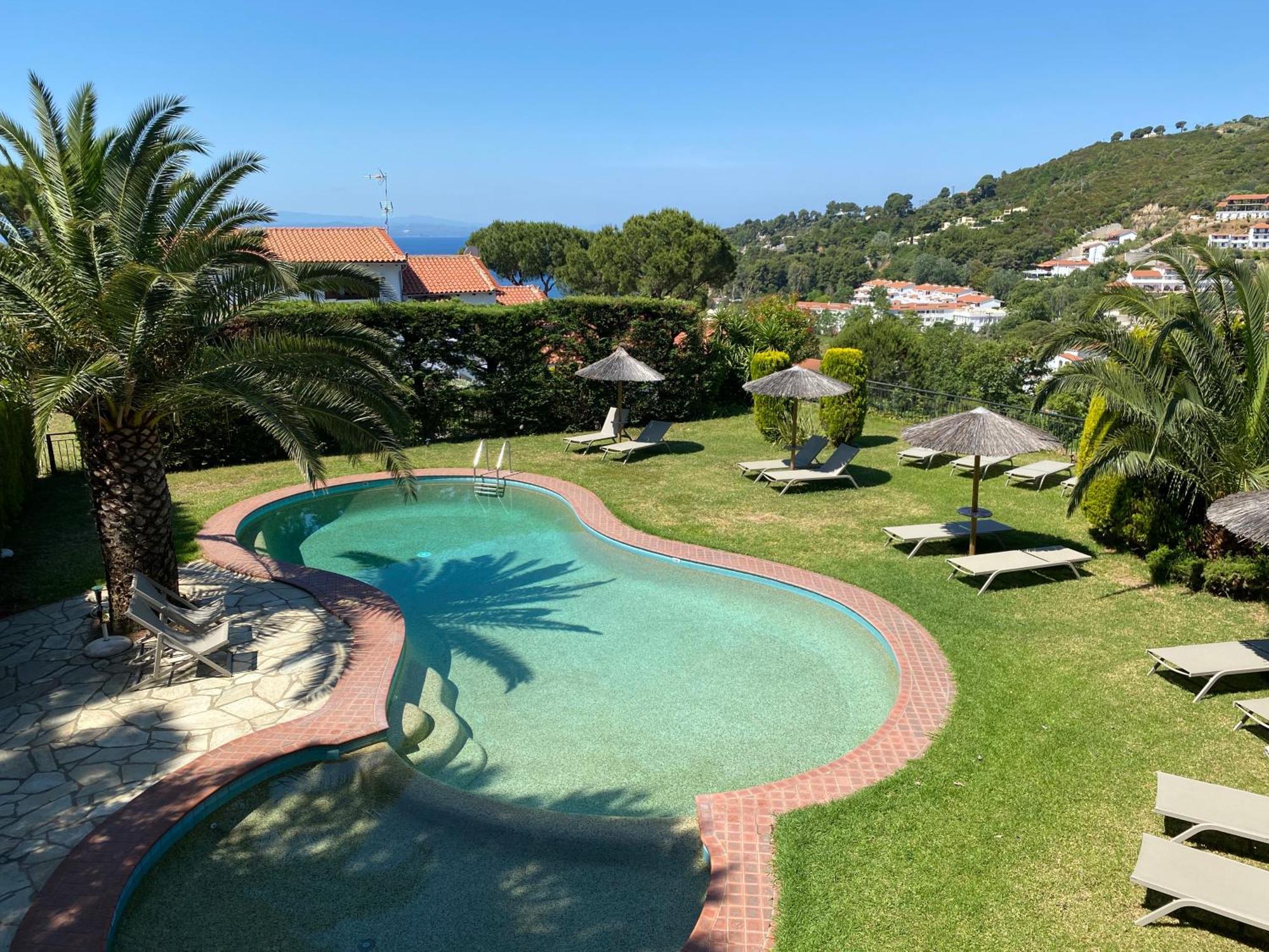 Villa Xanthippi Agia Paraskevi  Luaran gambar