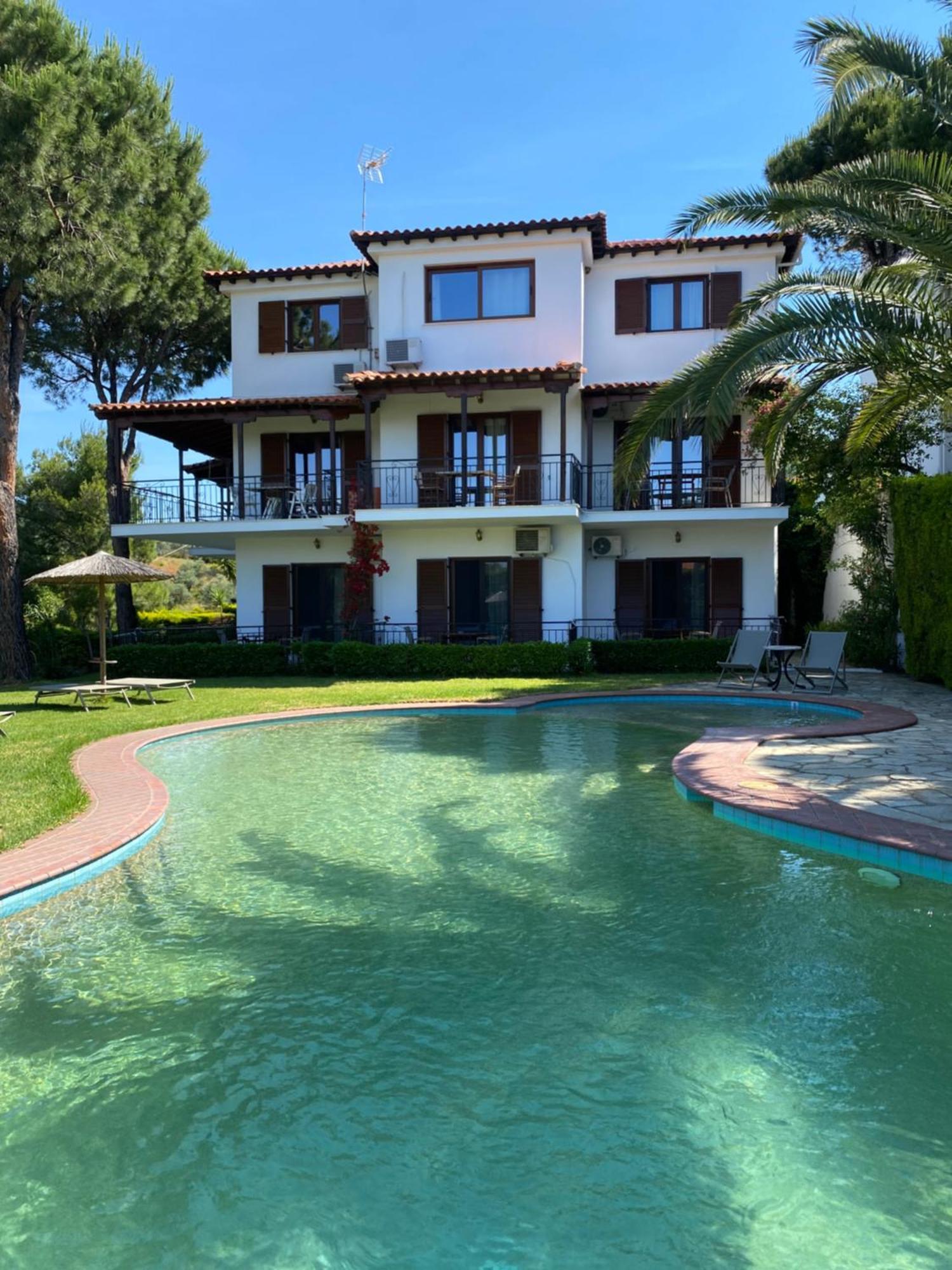 Villa Xanthippi Agia Paraskevi  Luaran gambar
