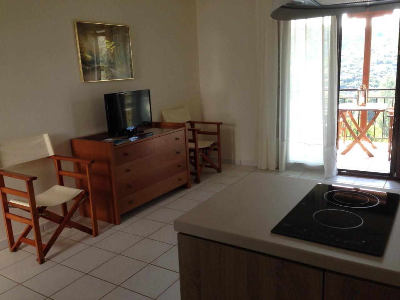 Villa Xanthippi Agia Paraskevi  Luaran gambar