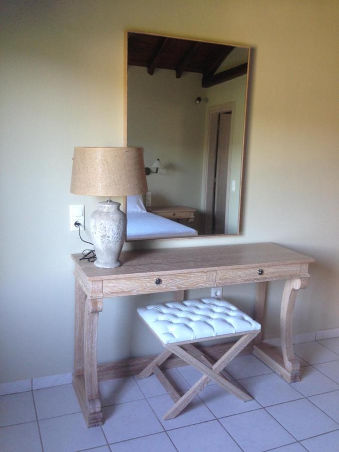 Villa Xanthippi Agia Paraskevi  Luaran gambar
